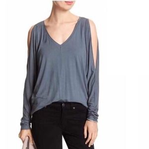 ❗️MOVING SALE❗️ Banana Republic Cold Shoulder Top